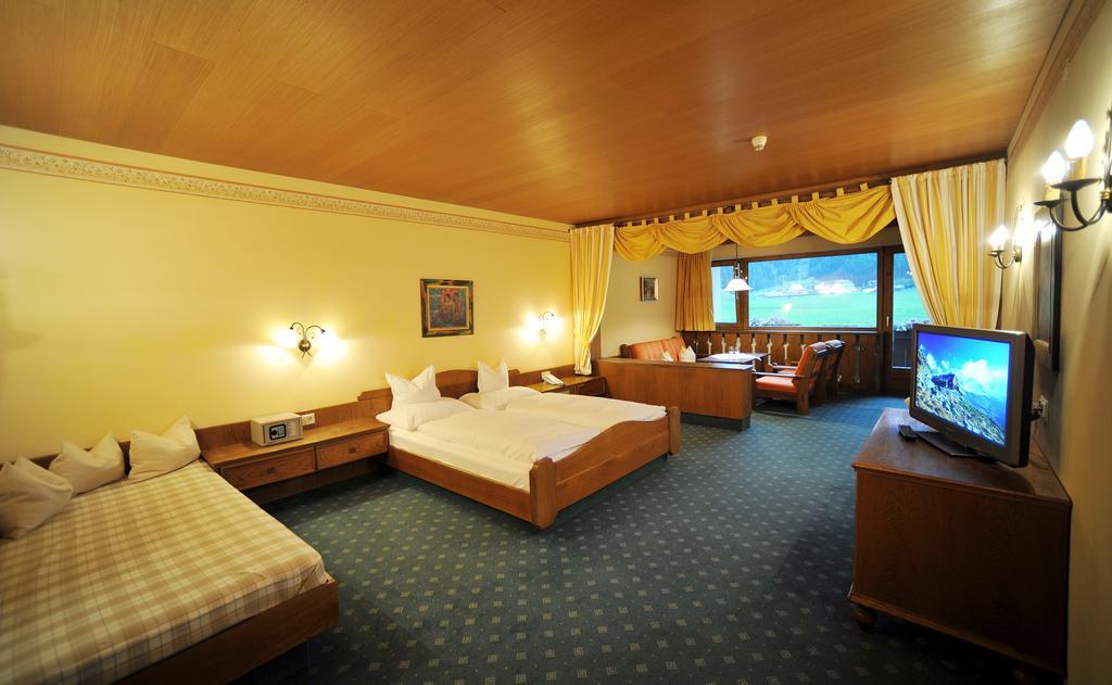 Thermal-Badhotel Kirchler Tux Quarto foto