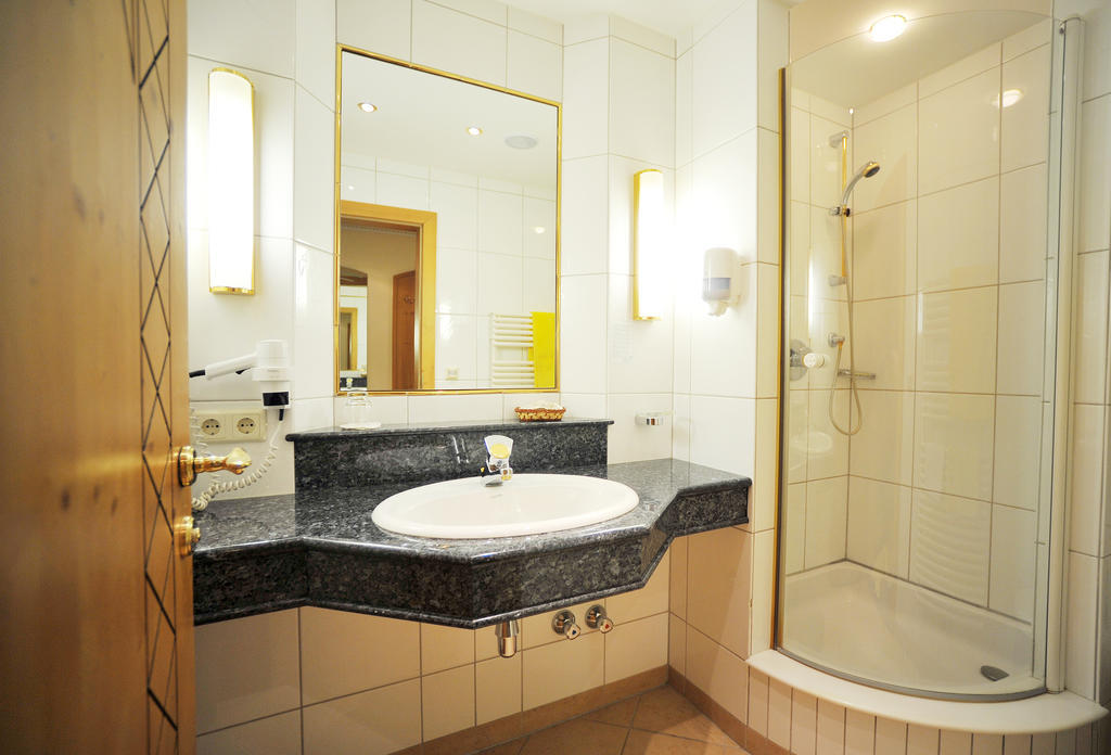 Thermal-Badhotel Kirchler Tux Quarto foto